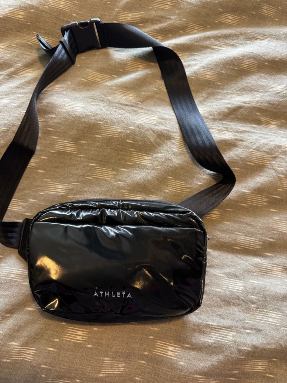 Athleta All About shine puffer fanny pack / crossbody NWOT